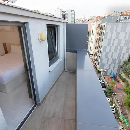 Quinnova Bed & Breakfast 4*